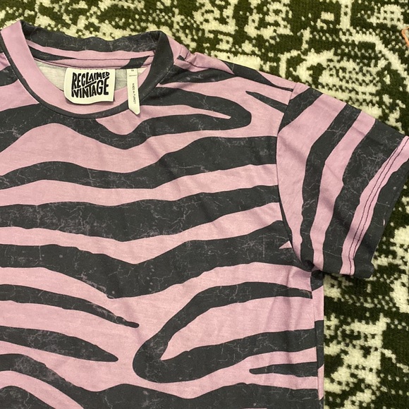 Reclaimed Vintage Purple Zebra Tee - Picture 3 of 3